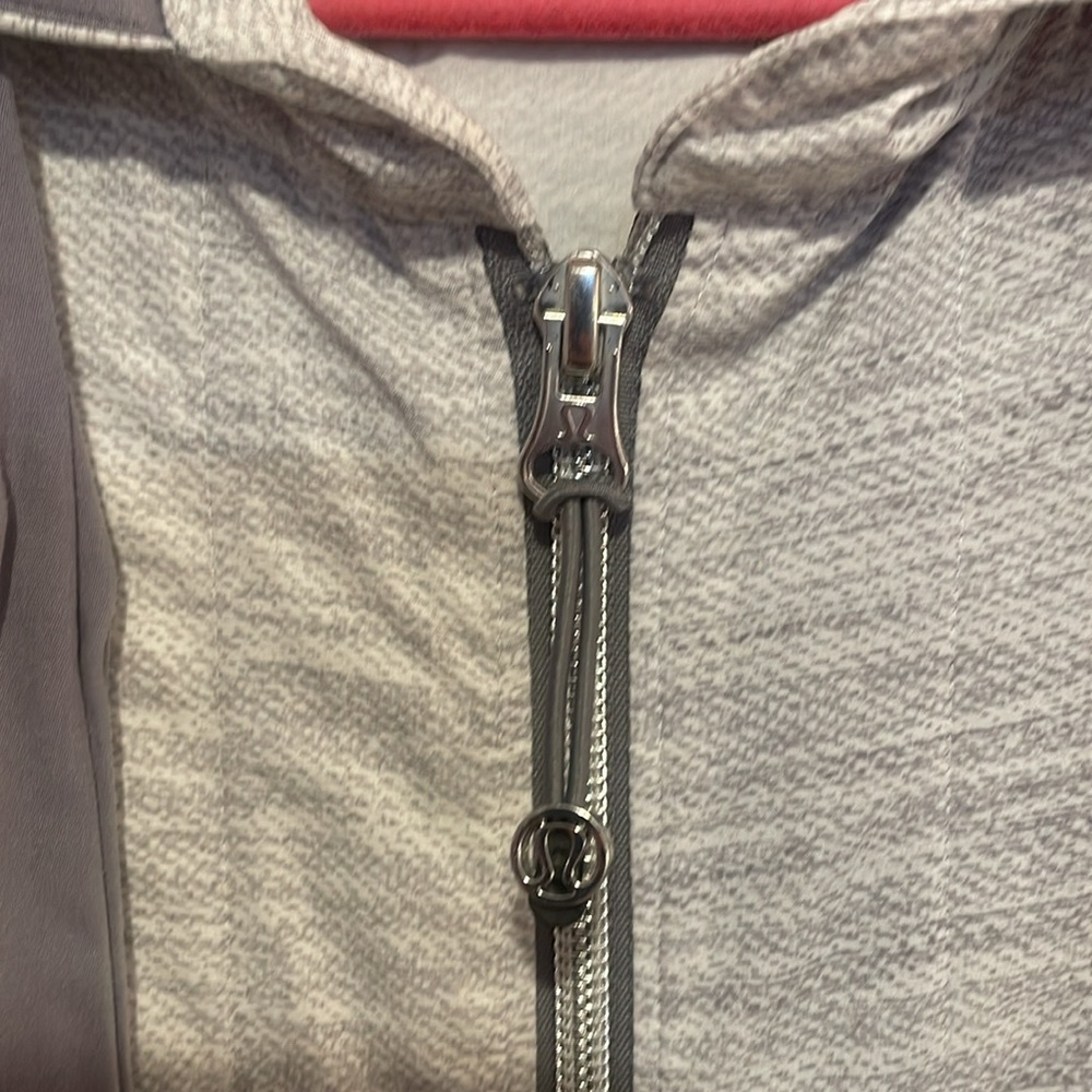 Lululemon Jacket - Picture 5 of 8